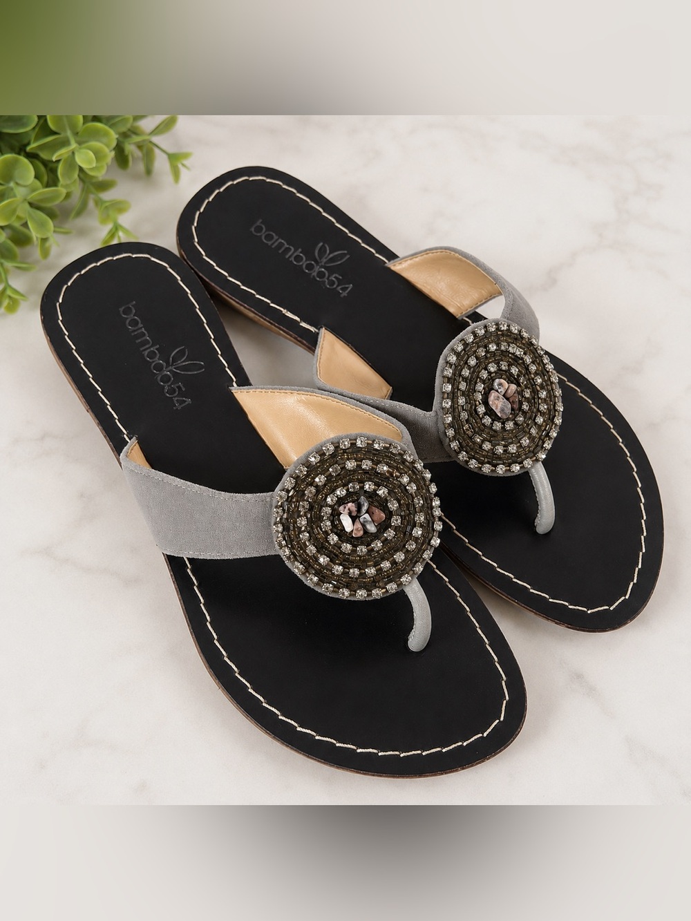 Bamboo54 Y2K Boho Embellished Rhinestone Thong Sandals 8 Beach Resortwear